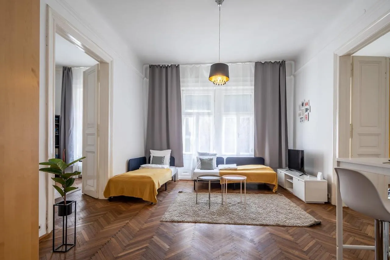 Spacious Central Home Budapest