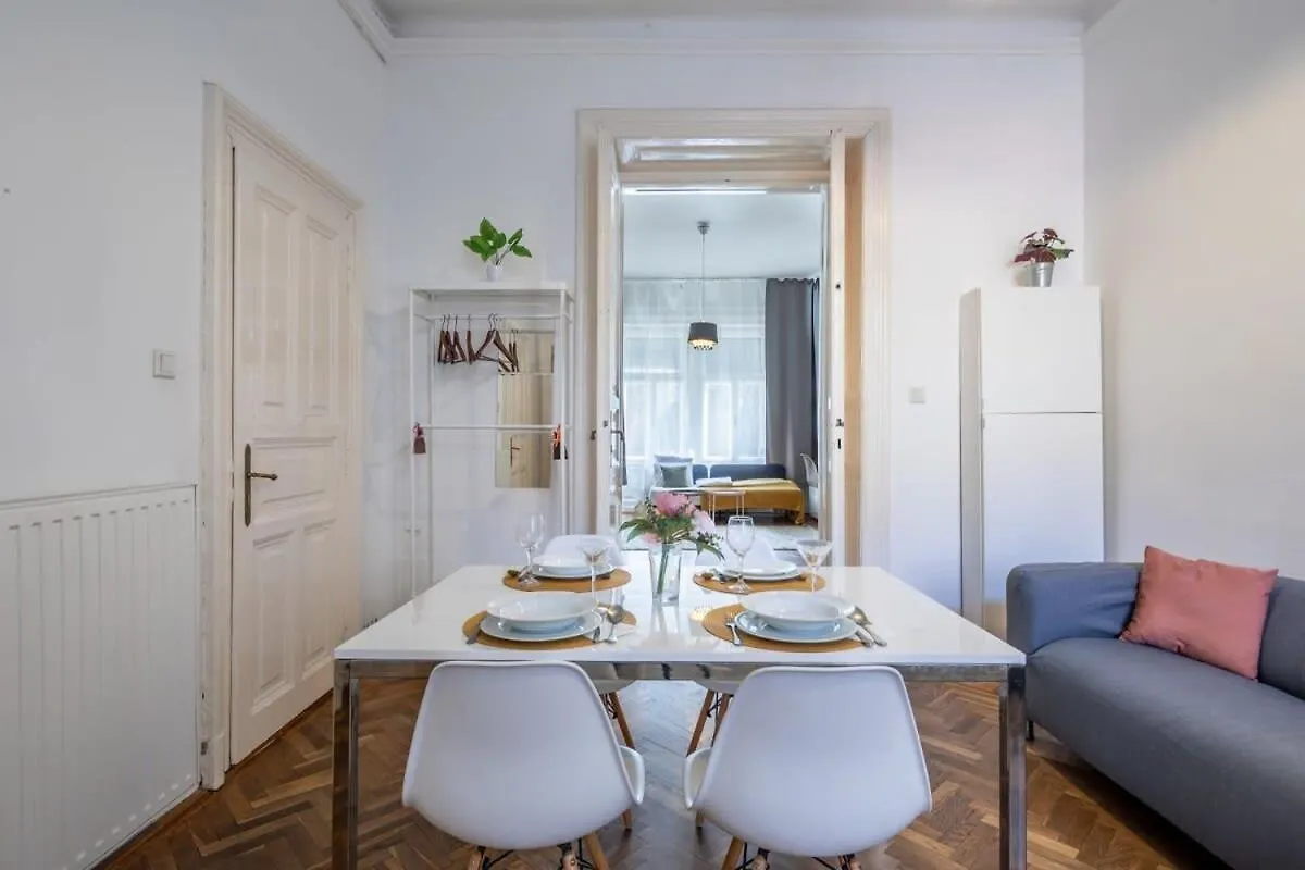 Apartment Spacious Central Home Budapest Ungarn