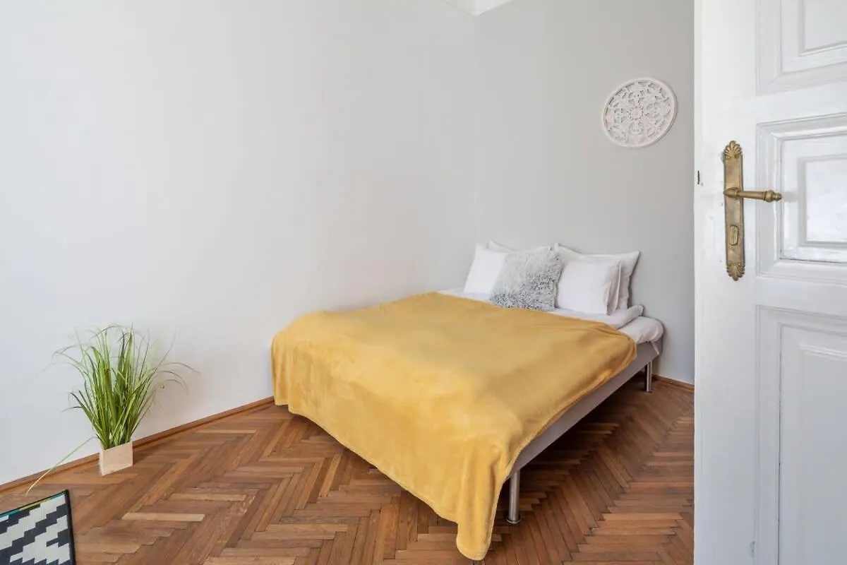 Spacious Central Home Budapest Apartment