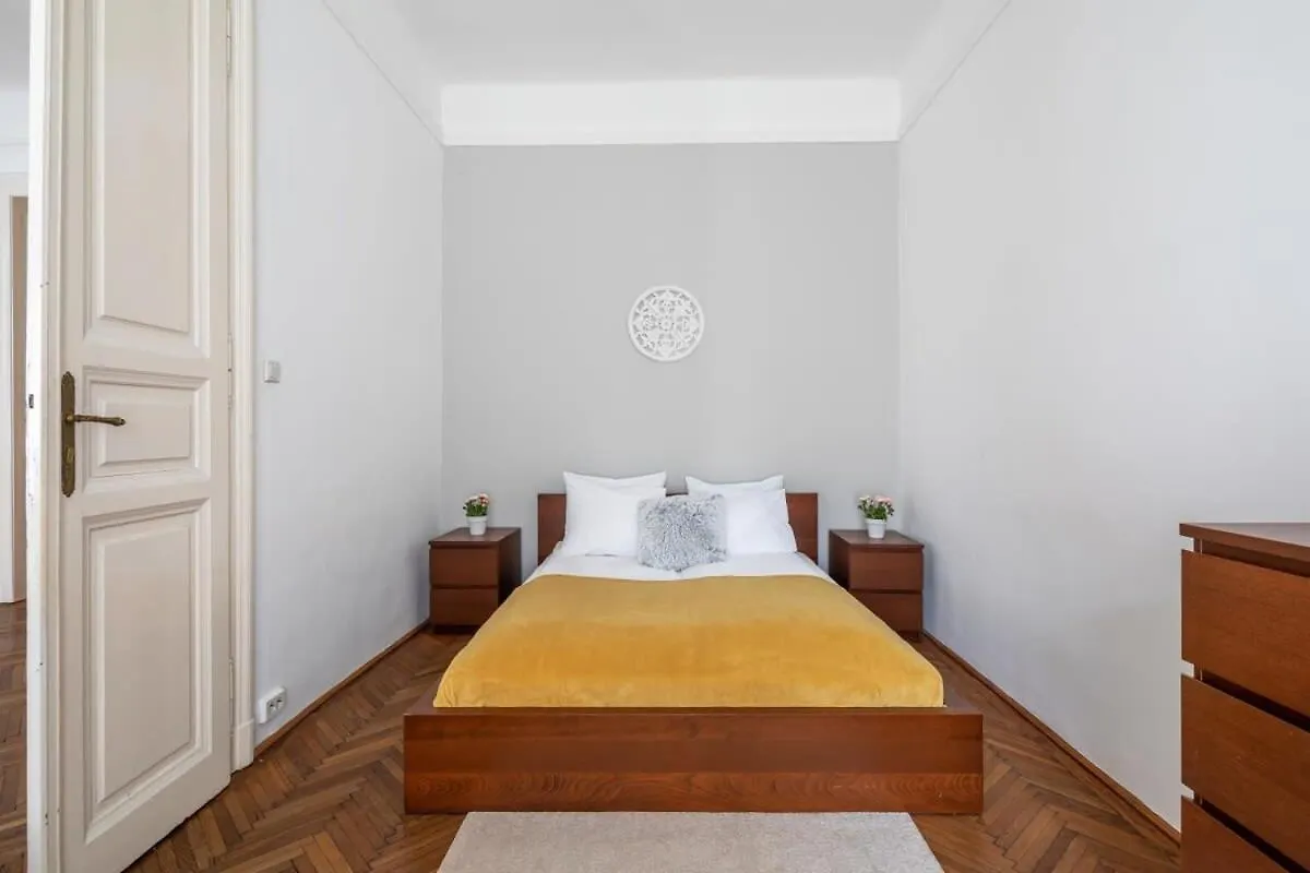 Spacious Central Home Budapest Apartment