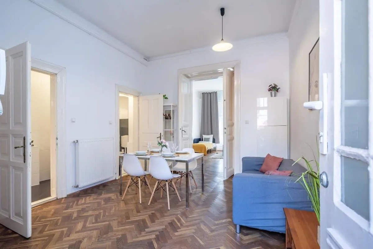 Spacious Central Home Budapest